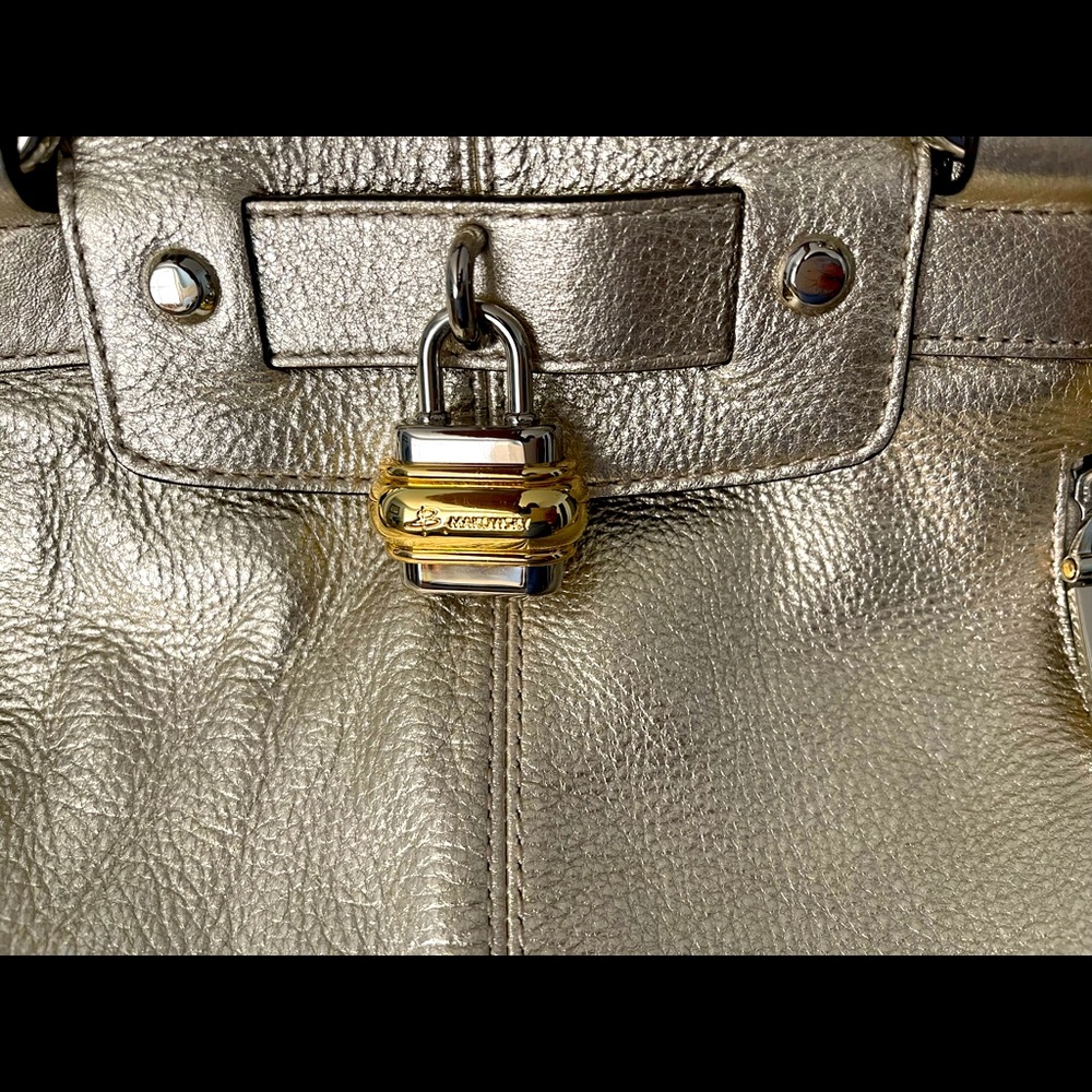 B Makowsky gold tone purse - Picture 8 of 8